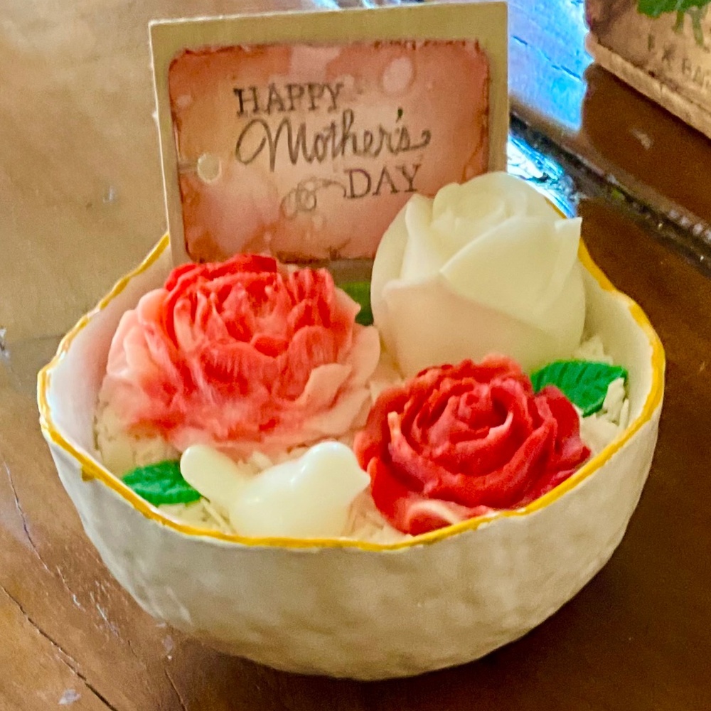 Beautiful custom 100% Soy Wax Bird & Floral Candle, Apple Spice scent